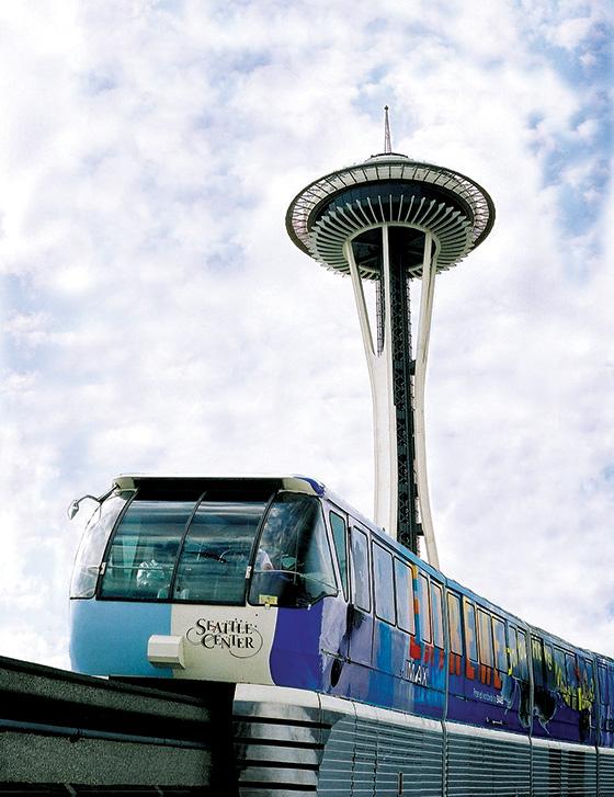 walle_seattle_monorail_and_space_needle